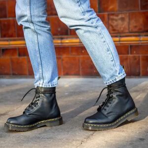 Dr. Martens 1460 Black Leather Lace-Up Combat Boots Size: 6